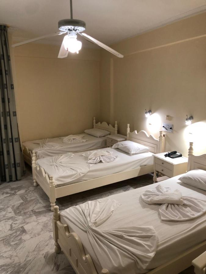 Amanda Hotel Karlovassi Bagian luar foto