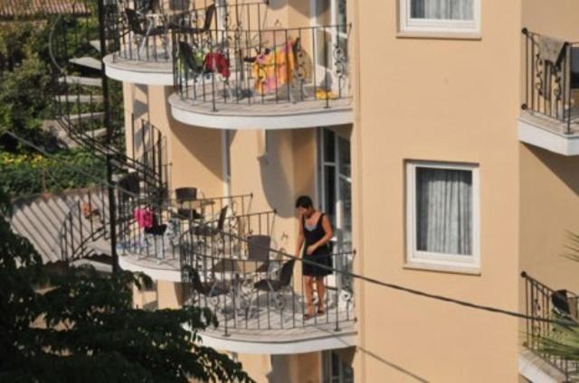 Amanda Hotel Karlovassi Bagian luar foto