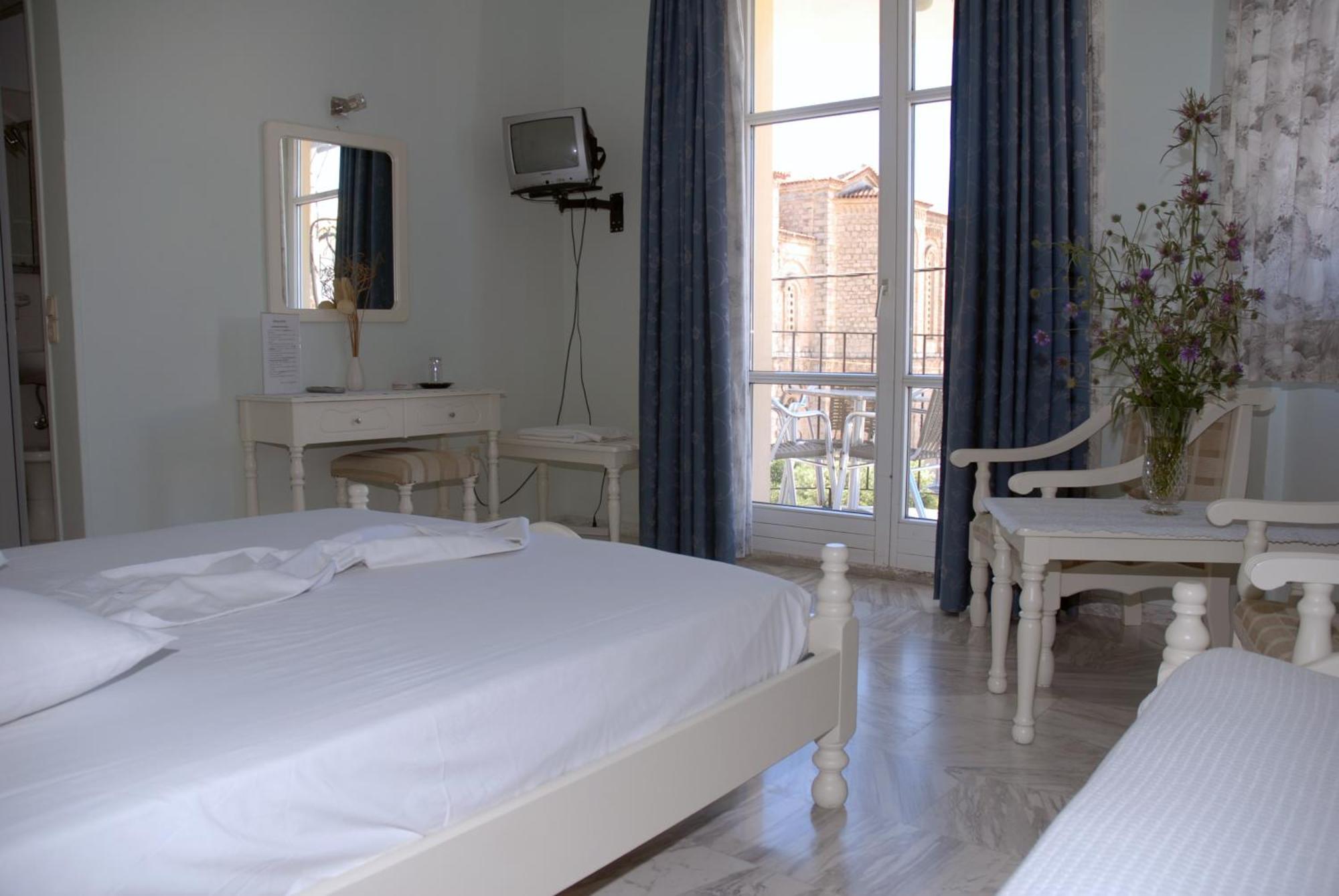 Amanda Hotel Karlovassi Bagian luar foto
