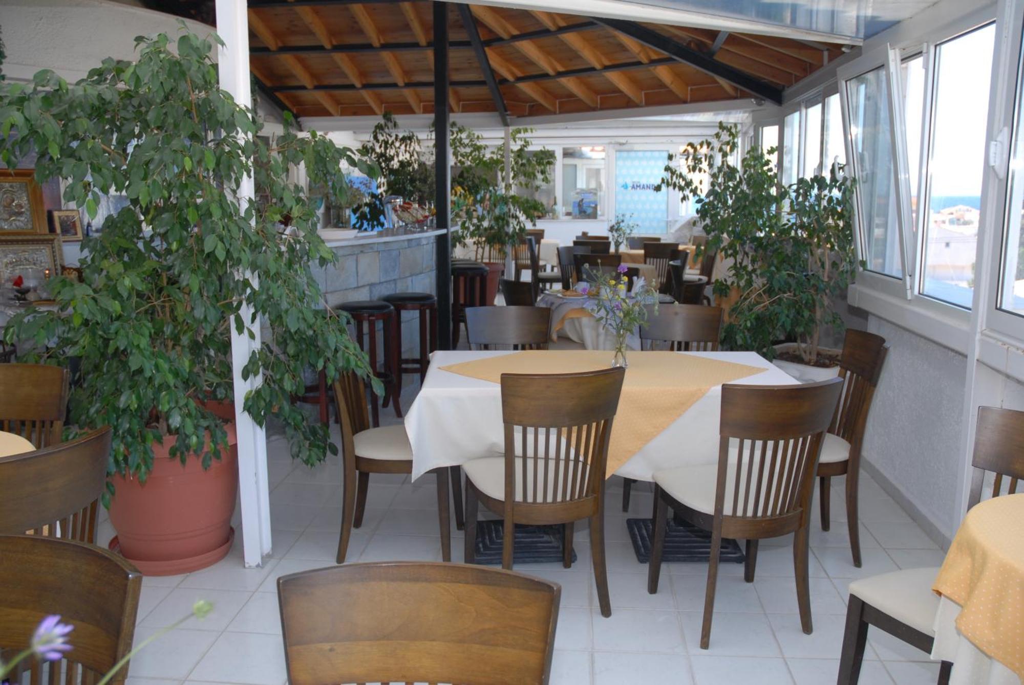 Amanda Hotel Karlovassi Bagian luar foto